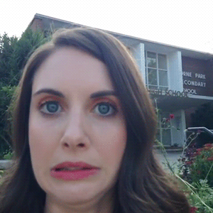 Alison Brie GIF. Gifs Filmsterren Alison brie Rode loper Statisch 