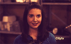 Alison Brie GIF. Groot Gifs Filmsterren Alison brie Community Annie edison 