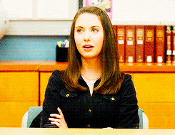 Alison Brie GIF. Dinsdag Gifs Filmsterren Alison brie Idk 