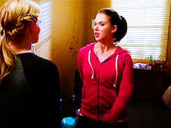 Alison Brie GIF. Gifs Filmsterren Alison brie Community Annie edison 