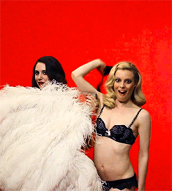 Alison Brie GIF. Gifs Filmsterren Alison brie Community Annie edison 