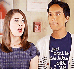 Alison Brie GIF. Annie Tv Gifs Filmsterren Alison brie Community 