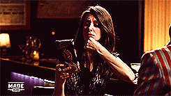 Alison Brie GIF. Gifs Filmsterren Alison brie Fotoshoot Nylon 