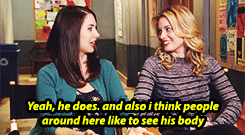 Alison Brie GIF. Gifs Filmsterren Alison brie Community Kamergenoot Jif 