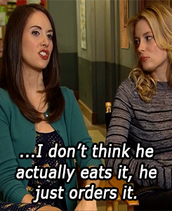 Alison Brie GIF. Gifs Filmsterren Alison brie Community Annie edison 