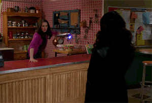 Alison Brie GIF. Gifs Filmsterren Alison brie Community Annie edison 