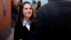 Alison Brie GIF. Beroemdheden Gifs Filmsterren Alison brie Mooie meid Community Gemeenschap cast 