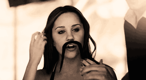 Amanda Bynes GIF. Bioscoop Snor Gifs Filmsterren Amanda bynes Shes de man 