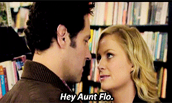 Tina Fey GIF. Gifs Filmsterren Amy poehler Tina fey Lachend Glimlachen De look 