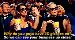 Tina Fey GIF. Dansen Gifs Filmsterren Amy poehler Tina fey Opgewonden Snl Saturday night live Gelukkige dans Opwin 