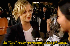 Amy Poehler GIF. Tv Gifs Filmsterren Amy poehler Parks and recreation Leslie knope 
