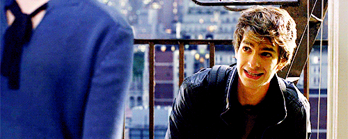 Andrew Garfield GIF. Gifs Filmsterren Andrew garfield Crackship Willa holland 