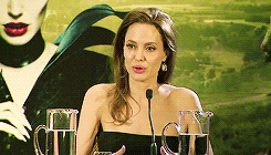 Angelina Jolie GIF. Angelina jolie Gifs Filmsterren 