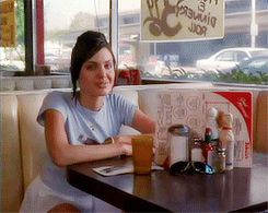 Angelina Jolie GIF. Angelina jolie Gifs Filmsterren Meisje onderbroken 