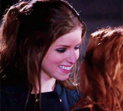 Anna Kendrick GIF. Pitch perfect Gifs Filmsterren Anna kendrick Hi Ellen degeneres 