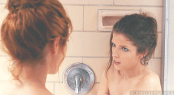 Anna Kendrick GIF. Gifs Filmsterren Anna kendrick Aubrey posen Annacamp 