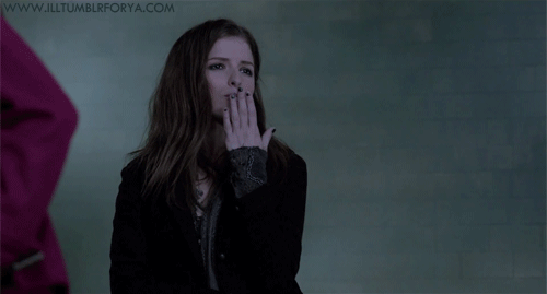Gifs Filmsterren Anna kendrick aubrey Posen annacamp 