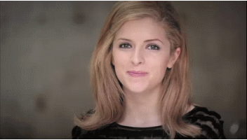 Pitch perfect Gifs Filmsterren Anna kendrick vrij schemering 