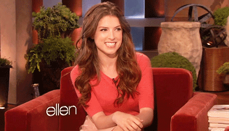 Pitch perfect Gifs Filmsterren Anna kendrick hi Ellen DeGeneres 