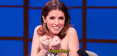 Gifs Filmsterren Anna kendrick opgewonden opwindend piepen gejank 