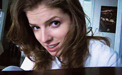 Anna Kendrick GIF. Gifs Filmsterren Anna kendrick Amy schumer Cups 