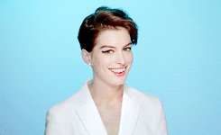 Anne Hathaway GIF. Gifs Filmsterren Anne hathaway 13 Princess diaries 