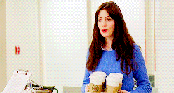 Anne Hathaway GIF. Gifs Filmsterren Anne hathaway James mcavoy Becoming jane 