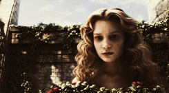 Anne Hathaway GIF. Gifs Filmsterren Anne hathaway The dark knight rises Catwoman 