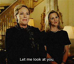 Anne Hathaway GIF. The princess diaries Gifs Filmsterren Anne hathaway Julie andrews 