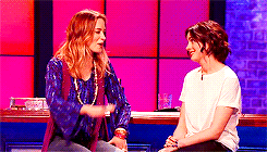 Anne Hathaway GIF. Emily Gifs Filmsterren Anne hathaway Tumblr Schip Fangirl Hair flip Meryl streep The devil wears pra 