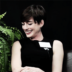 James Franco GIF. Vallen Kleren Gifs Filmsterren Anne hathaway James franco 