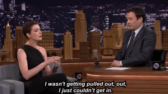 Film Gifs Filmsterren Anne hathaway alleen zwart en wit eenzaam 
