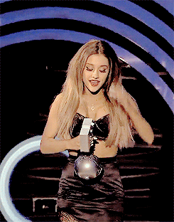 Artiesten ariana grande Gifs 