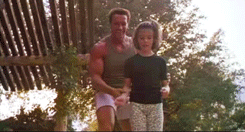 Arnold Schwarzenegger GIF. Film Gifs Filmsterren Arnold schwarzenegger Camando 
