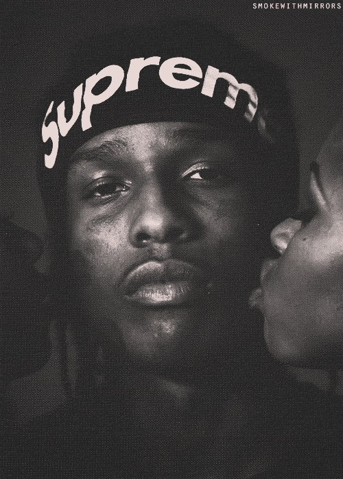 Artiesten Gifs ASAP rocky opperst gouden tanden 