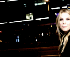 Ashley Benson GIF. Transformers Haar Prachtig Gifs Filmsterren Ashley benson Verbazingwekkend Hair flip Fab Hanna marin 