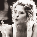 Ashley Benson GIF. Gifs Filmsterren Ashley benson Ashley benson s Ashely benson hunt Ashley b 