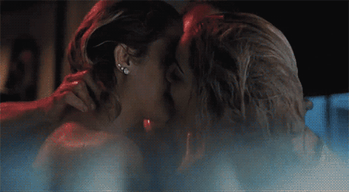 Film Spring breakers Vanessa hudgens zoenen Gifs Filmsterren Ashley benson James franco 