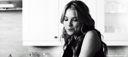 Gifs Filmsterren Ashley benson Ashley Benson s Logan Lerman Logan Lerman s 