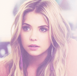 Ashley Benson GIF. Gifs Filmsterren Ashley benson Ashley benson s Jaagt Benzo Downloadbare h 