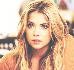 Ashley Benson GIF. Gifs Filmsterren Ashley benson Ashley benson s Mijn koningin Keek Pll achter de schermen 