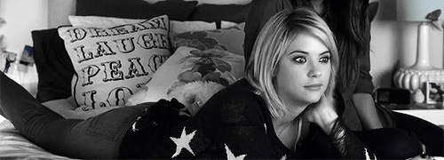 Rook Gifs Filmsterren Ashley benson zwart en wit vakantievierders gif Springbreakers As 