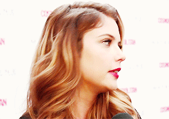 Ashley Benson GIF. Pretty little liars Gifs Filmsterren Ashley benson Hanna marin Ashley benson s 