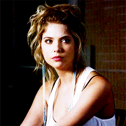 Ashley Benson GIF. Gifs Filmsterren Ashley benson G Pll Ashley benson s Pllcast 