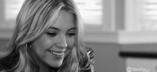 Gifs Filmsterren Ashley benson crackship Ashley Benson s Siloh fernandez 