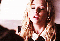 Ashley Benson GIF. Gifs Filmsterren Ashley benson Ashley benson s 