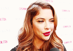 Ashley Benson GIF. Pretty little liars Gifs Filmsterren Ashley benson Hanna marin Ashley benson s 