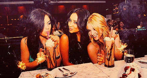Gifs Filmsterren Ashley benson lea michele Ashley Benson s lea michele s 