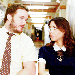 Amy Poehler GIF. Tv Gifs Filmsterren Amy poehler Chris pratt Aubrey plaza Parken en rec Parks and recreation Nick offe 