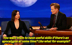 Conan Obrien GIF. Tv Gifs Filmsterren Conan obrien Aubrey plaza 